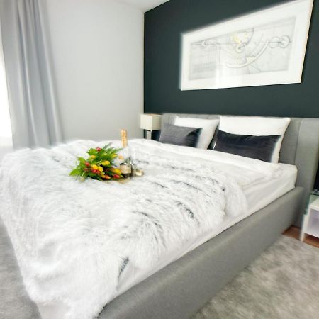 M-Style 02 Apartment Mit Balkon 24H Self-Check-In, Free Parking, Netflix Nürnberg Kültér fotó