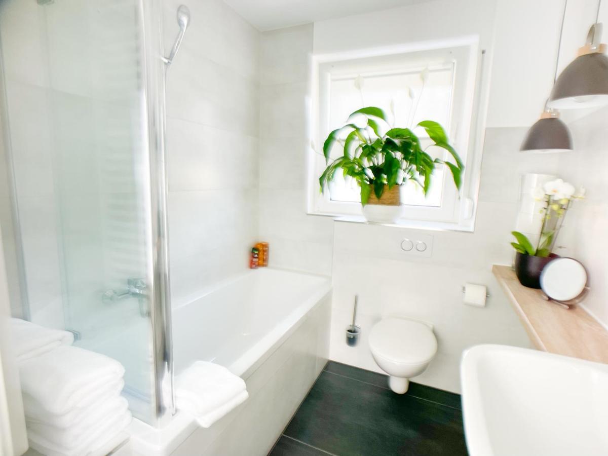 M-Style 02 Apartment Mit Balkon 24H Self-Check-In, Free Parking, Netflix Nürnberg Kültér fotó