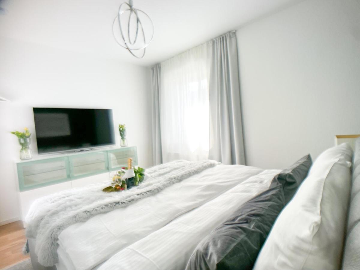 M-Style 02 Apartment Mit Balkon 24H Self-Check-In, Free Parking, Netflix Nürnberg Kültér fotó