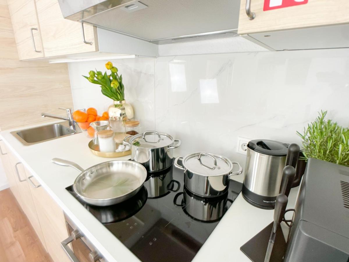 M-Style 02 Apartment Mit Balkon 24H Self-Check-In, Free Parking, Netflix Nürnberg Kültér fotó