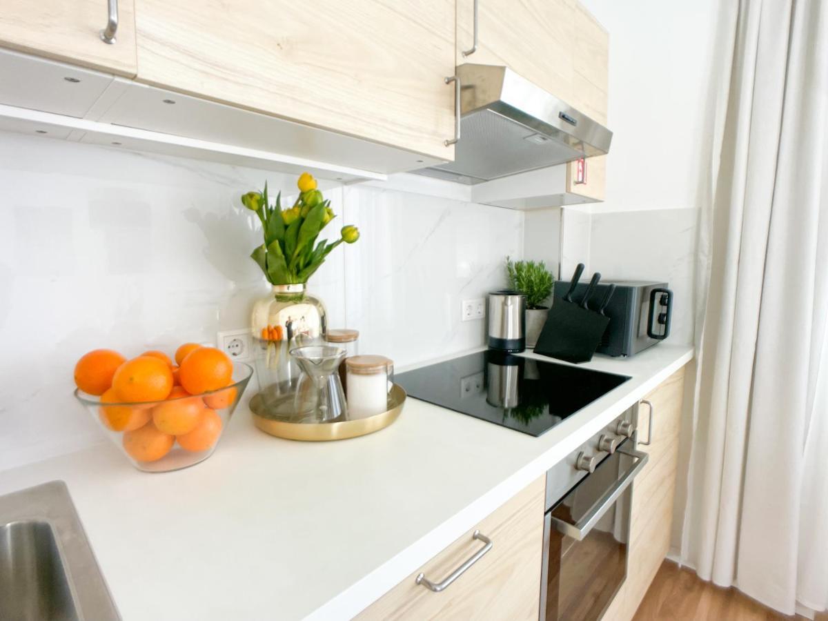 M-Style 02 Apartment Mit Balkon 24H Self-Check-In, Free Parking, Netflix Nürnberg Kültér fotó