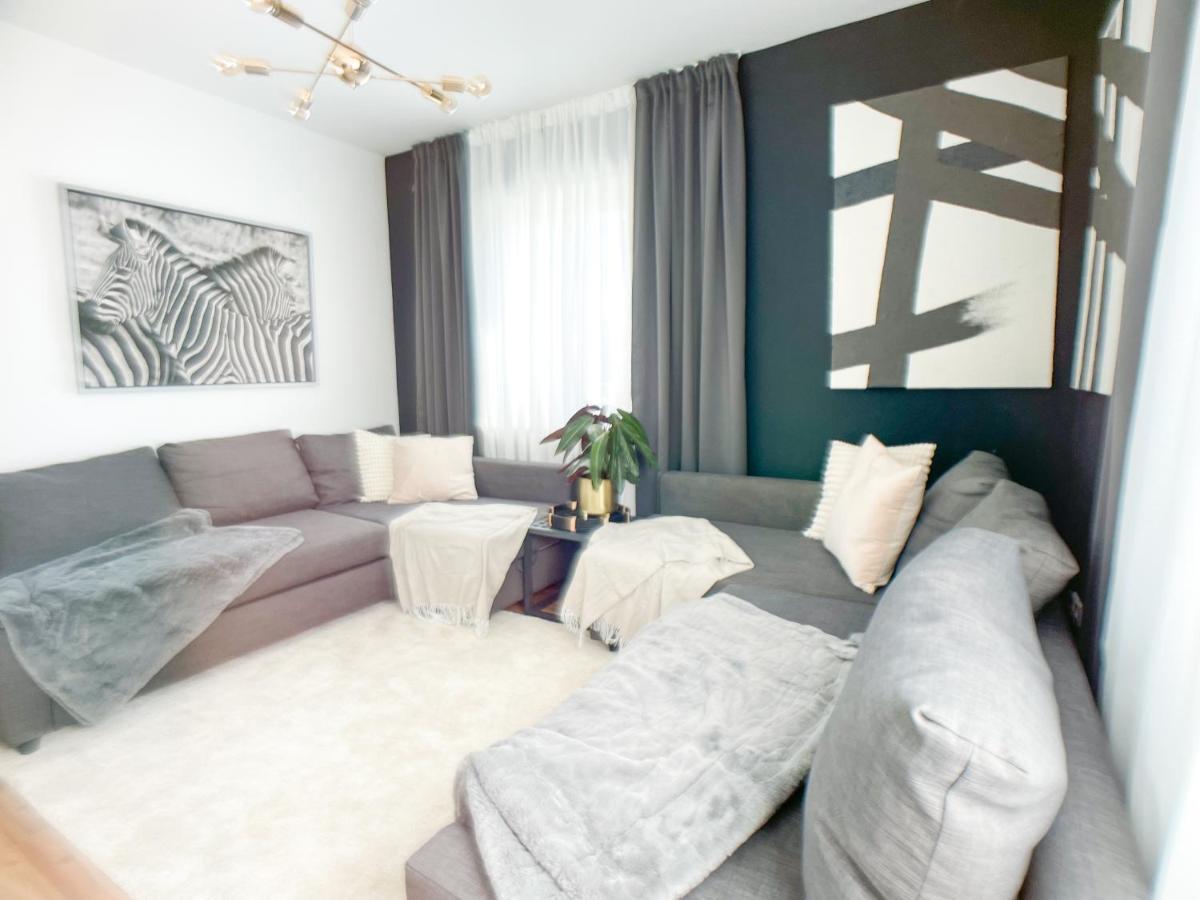 M-Style 02 Apartment Mit Balkon 24H Self-Check-In, Free Parking, Netflix Nürnberg Kültér fotó