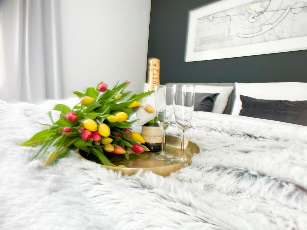 M-Style 02 Apartment Mit Balkon 24H Self-Check-In, Free Parking, Netflix Nürnberg Kültér fotó